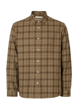 Selected - Slmregclaus Noah Brush Twist Sht Ls Noos - Laisvalaikio marškiniai - Smėlio