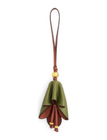 Lauren Ralph Lauren - Two-Tone Leather Flower Charm - Raktų pakabukai ir rankinių pakabukai - Žalia