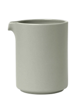 Blomus - Creamer - 0,28 L, Ø 7,5 Cm - Pilar - Mirage Gray - Pieno ąsotis - Pilka