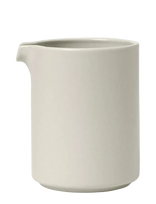 Blomus - Creamer - 0,28 L, Ø 7,5 Cm - Pilar - Moonbeam - Pieno ąsotis - Kreminė spalva