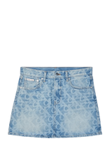 Calvin Klein Jeans - 90S Mini Skirt Aop Lt Playbill - Džinsinis sijonas - Mėlyna