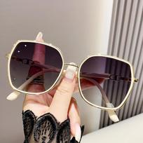 Fashion Joker Sunglasses Female UV-proof Glasses with Big Face and Thin Polarized Sun. balta