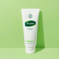 Acnes Daily Deep Cleanser white