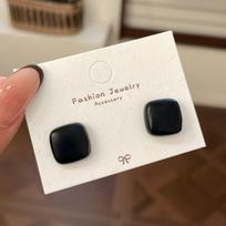 Retro Ankola Red Bread Square Earrings: Elegant Silver Needle Earrings for Women - Perfect for Autumn and Winter