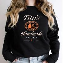 Tito Crewneck Sweatshirt TITO'S Handmade Vodka Sweatshirt Unisex Graphic Hoodies Vodka Alcohol Sweatshirts Tito's Fan Gift Top S juoda