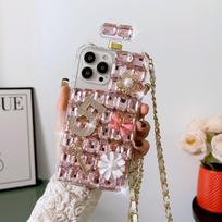 Crossbody Kalnų krištolinis kvepalų buteliuko formos dėklas, skirtas Samsung S23 S22 S21 S20 Ultra S10 Plus Pearl Flowers dangtelis, skirtas iPhone 15 14 13 12 11 X XR XS Max For S10 Plus violetinė