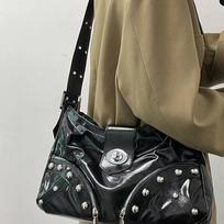 Spicy Girl Fashion Motorcycle Bag Heavy Punk Retro Shoulder Bag Large Capacity Fashionable Single Shoulder Crossbody Bag Purse 35 22 7cm