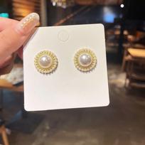 Retro Hong Kong style Hepburn style pearl earrings earrings women's French autumn and winter temperament versatile high-end earrings