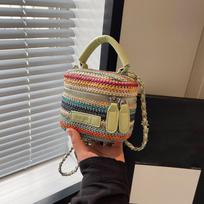 Moteriška šiaudinė rankinė per petį su grandinėlės pinigine, užsegama užtrauktuku, reguliuojamu dirželiu, rankinė darbui, kelionėms 13x9x12cm žalia