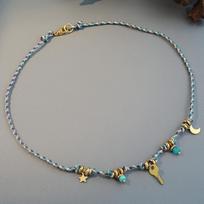 French Retro Niche Design Colorful Stone Rice Bead Bead Bead Necklace Bohemian Style Fashionable Collarbone Chain 40cm