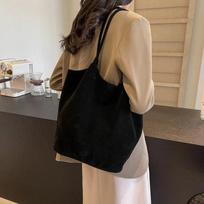 High-capacity mother and child bag  matte finish  retro style  versatile packages  advanced feeling  leisure time  autumn
