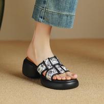 Fashion Sandals Job with Heel Comfortable and Elegan Slides Woman Slippers Open Toe Shoes for Women Small Size Unique High Quality Pvc 35