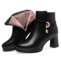 Short Boots Women's New Style Cotton Shoes High Heels Women's Leather Boots Thick Soled Waterproof Platform and Plush Fashion Women's Boots 35