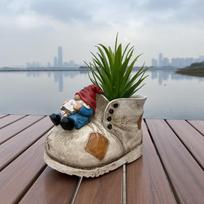 2024 New Creative Decorative Flower Pot Dwarf Ornament Big Head Shoes Cute Elf Retro Small Flower Pot Pen Holder Resin Crafts gray