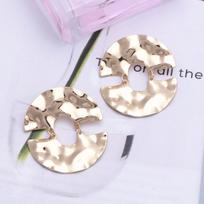 Vintage European & American Hong Kong Style Relief Earrings: Bold, Retro, Fashionable Circle Design for a Sleek Look