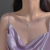 Flower water drop necklace light luxury niche pendant collarbone chain for girlfriend and girlfriend birthday gift gray