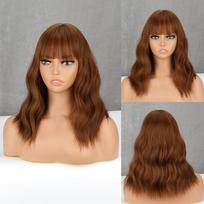 MERISIHAIR Moteriškas madingas pečių ilgio natūralus banguotas perukas su kirpčiukais Sintetinio pluošto kasdieniam nešiojimui Cosplay rudas banguotas perukas 30 CM beige