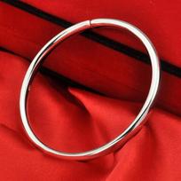 Imituoto sidabro papuošalų apyrankė Lygaus paviršiaus apyrankė Mados papuošalai Solidi Aukšto blizgesio Lengva apyrankė Korėjietiška versija Moteriška versija Adjustable size black