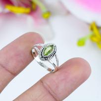 Natural Peridot Gemstone 925 Solid Sterling Silver Jewelry Ring Size 7.5 J1y43 gray