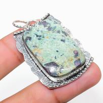 Rubino-Fuchsite Brangakmenio Rankų Darbo 925 Sterlingo Sidabro Papuošalo Pakabukas 1.97  B1l80 white