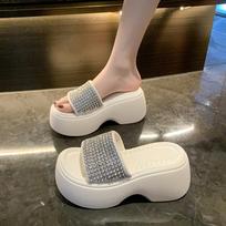 Fashion Glitter Rhinestone Designer Slippers Women's Platform Wedding Date Wedge Thick Sole Exquisite Outdoor Slippers 35 smėlis