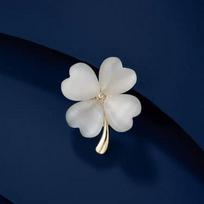 Opal Four-Leaf Clover Brooch High-End Women'S Exquisite Suit Corsage Pin Fixed Clothes Accessories Summer Anti-Light Buckle black