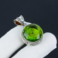 Dainty Peridot Gemstone Silver Pendant in 925 Sterling Silver - Handmade Oval Design, Everyday Wear Jewelry Birthday Gift 1.77 " žalia