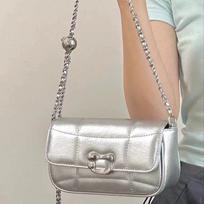 Sidabrinė rankinė moterims, nišinio dizaino, su grandinėle, nešiojama po pažastimi, ant peties, aukštos kokybės, crossbody rankinė moterims
