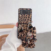 Leopard Print Hand Ring Odinis telefono dėklas, skirtas Samsung Galaxy Z Flip 4 3 Cover Mieli apsauginiai dėklai, skirti Z Flip3 Flip4 5g Funda For Z Flip 4 black