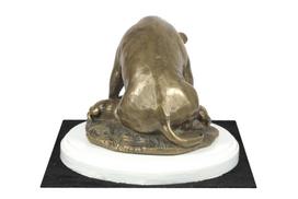 Stafordšyro bulterjeras, Stafis I - šuns figūrėlė, figūra ant balto pagrindo, trofėjus Art-Dog šunų parodai ruda