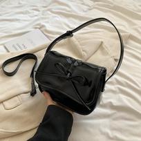 Peteliškės dizaino pažastų krepšiai moterims Trend Fashion Rankinės Crossbody Bag Pu Odinis mažas pečių krepšys 21x7x15cm sidabras