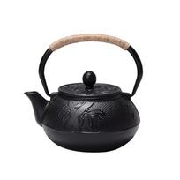 Japoniškas ketaus arbatinukas su nerūdijančio plieno tinkleliu, skirtas verdančiam vandeniui ruošti arbatos puodą Tetsubin virdulys 600 ml black