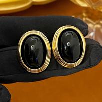 Elegant French Retro Red Oval Earrings – Luxurious and Stylish for Women. 925 Silver Needle juoda