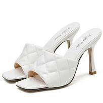 20242024 Raudoni pirštai Mules Kulniukai Batai Juodi PU Aukštakulniai Batai Moteriškos Basutės Šlepetė Moters Batai Zapatos Mujer 35 balta