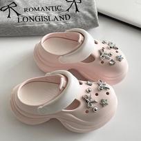 One foot steps on shit feeling thick-soled hole shoes women's 2025 new summer wear non-slip soft-soled heightening bag head slippers 34 rožinė