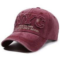 Kepurė vyriška ir moteriška lauko sporto ir laisvalaikio lenktu krašteliu beisbolo kepurė europietiško ir amerikietiško stiliaus retro lipdukas su raidėmis personalizuota kepurė madinga Adjustable raudona