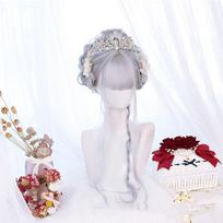 Bybrana Moteriškas perukas ilgiems garbanotiems plaukams Lolita perukas Oro kirpčiukai Realistiškas mėlynas gradientas cheminio pluošto pilnas galvos apdangalas Anime perukas 60cm white