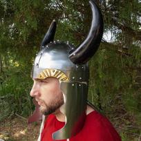 „Viking Leader“ raguotas šalmas – viduramžių 18 dydžio plieninis be pamušalo išgalvotas atramos šalmas su tikrais buivolo ragais