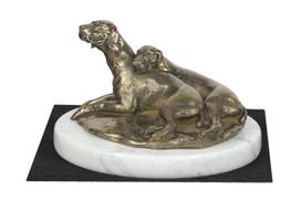 Veimaraneris, Pilkas vaiduoklis – šuns figūrėlė, statula ant balto marmuro, trofėjus šunų parodoje „Art-Dog“ ruda