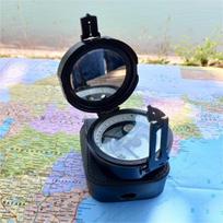 Aliuminio navigacinis kišeninis tranzitinis kompasas su odiniu dėklu black