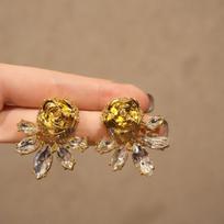 Leaf flower earrings retro Hong Kong style niche design earrings light luxury high temperament earrings women