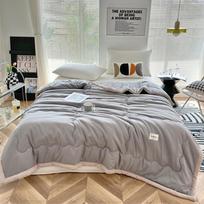 „Summer Cool Quilt Pure Water“ išplauna medvilninį oro kondicionierių, kad būtų galima plauti mašina. 150x200cm&Just quilt No pillow white