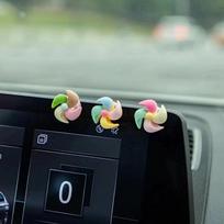 Besisukantis mažas vėjo malūnėlis modelio dekoras Mieli kūrybingi papuošalai, montuojami ant automobilio automobilio interjero prietaisų skydelio priedai mergaitėms, dovanos as the picture white