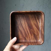1 vnt. Juodojo riešuto medžio vaisių lėkštė Užkandžių lėkštė Solidžios medienos apvalūs indai Stačiakampė padėklas maistui walnut 15x15x4cm black