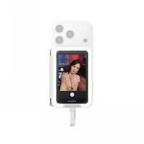 Insta360 SNAP SELFIE SCREEN WITH LIGHT CINSFAVE-01
