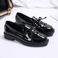 Moteriški batai Lakinės odos Moteriški batai Britų kutai Laisvalaikio moteriški plokščiapadžiai batai Bowknot Maži odiniai batai Patogūs Zapatos 35
