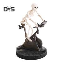 Helovino treniruoklis Skeletas Figūrėlė Derva Dviračio Fitneso Dviratis Kaukolė Statula Skulptūra Namų Biuro Knygų Lentynos Darbalaukio Dekoracija Ornamentas juoda balta spalva