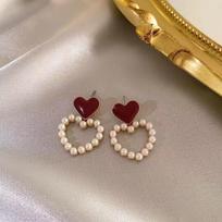 French Retro Hong Kong-Style Love Pearl Earrings - 2025 Trendy Design for Women Heart Pearl Hoop Earrings