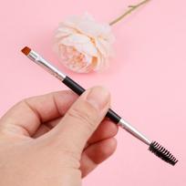 Single flat brush, precision concealer eyeliner brush, professional eye shadow brush, portable makeup eyebrow brush beige