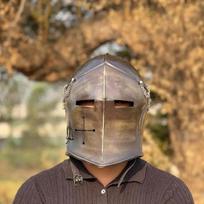 Barbuta šalmas poliruotos apdailos viduramžių riterio šarvai plieninis šalmas LARP Cosplay Helovino kostiumas su snapeliu. brown